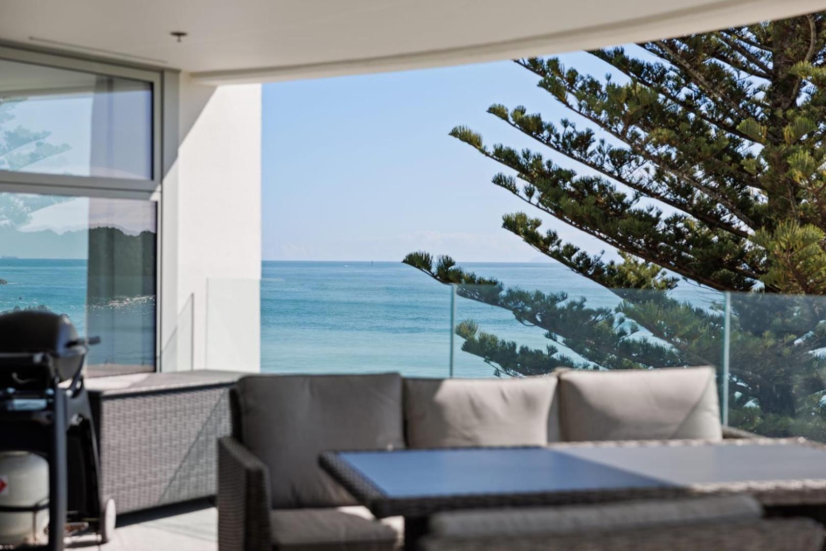 Oceanside Bliss - Absolute Beachfront - Uninterrupted Ocean Views With Pool Mount Maunganui Ngoại thất bức ảnh
