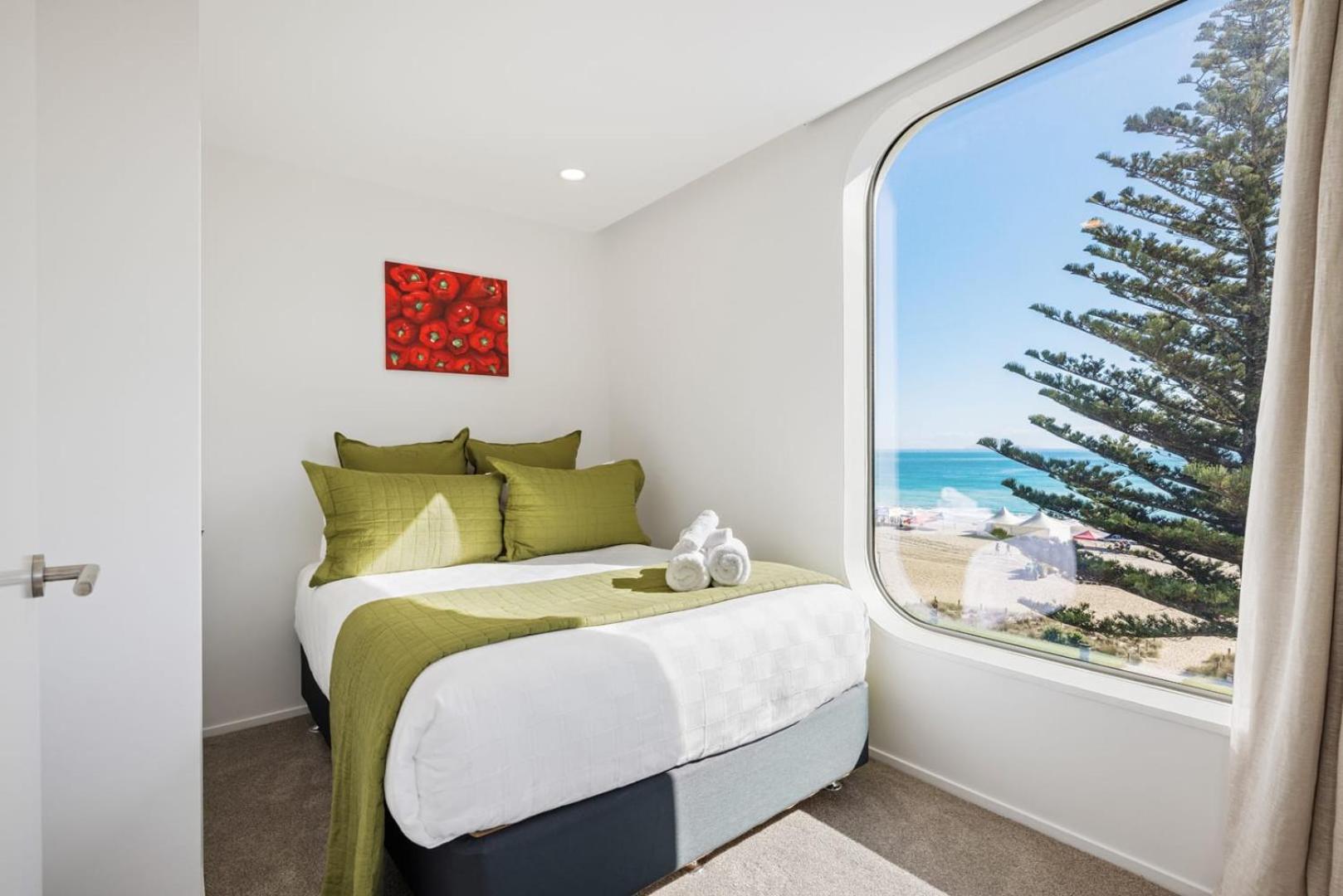 Oceanside Bliss - Absolute Beachfront - Uninterrupted Ocean Views With Pool Mount Maunganui Ngoại thất bức ảnh