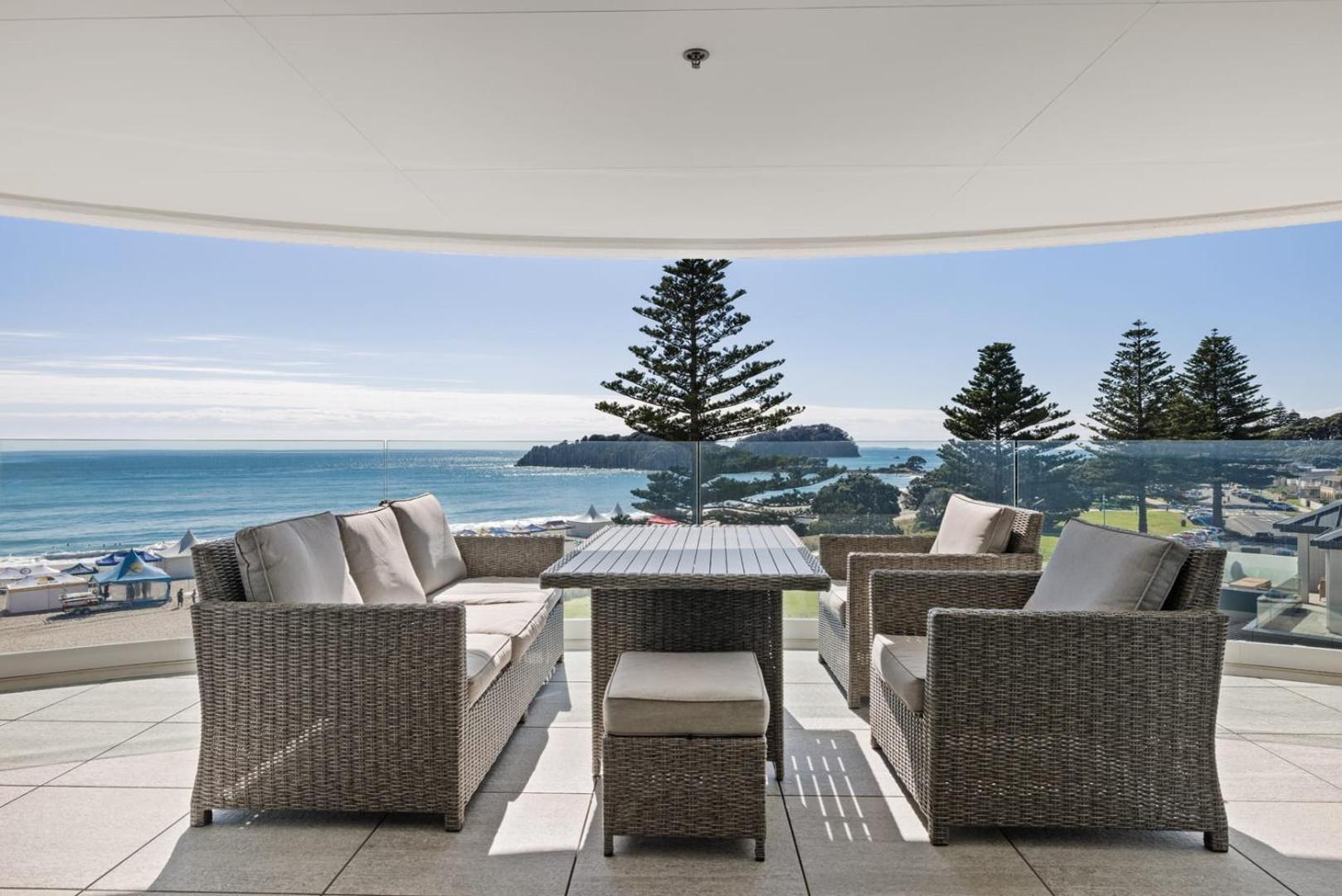 Oceanside Bliss - Absolute Beachfront - Uninterrupted Ocean Views With Pool Mount Maunganui Ngoại thất bức ảnh