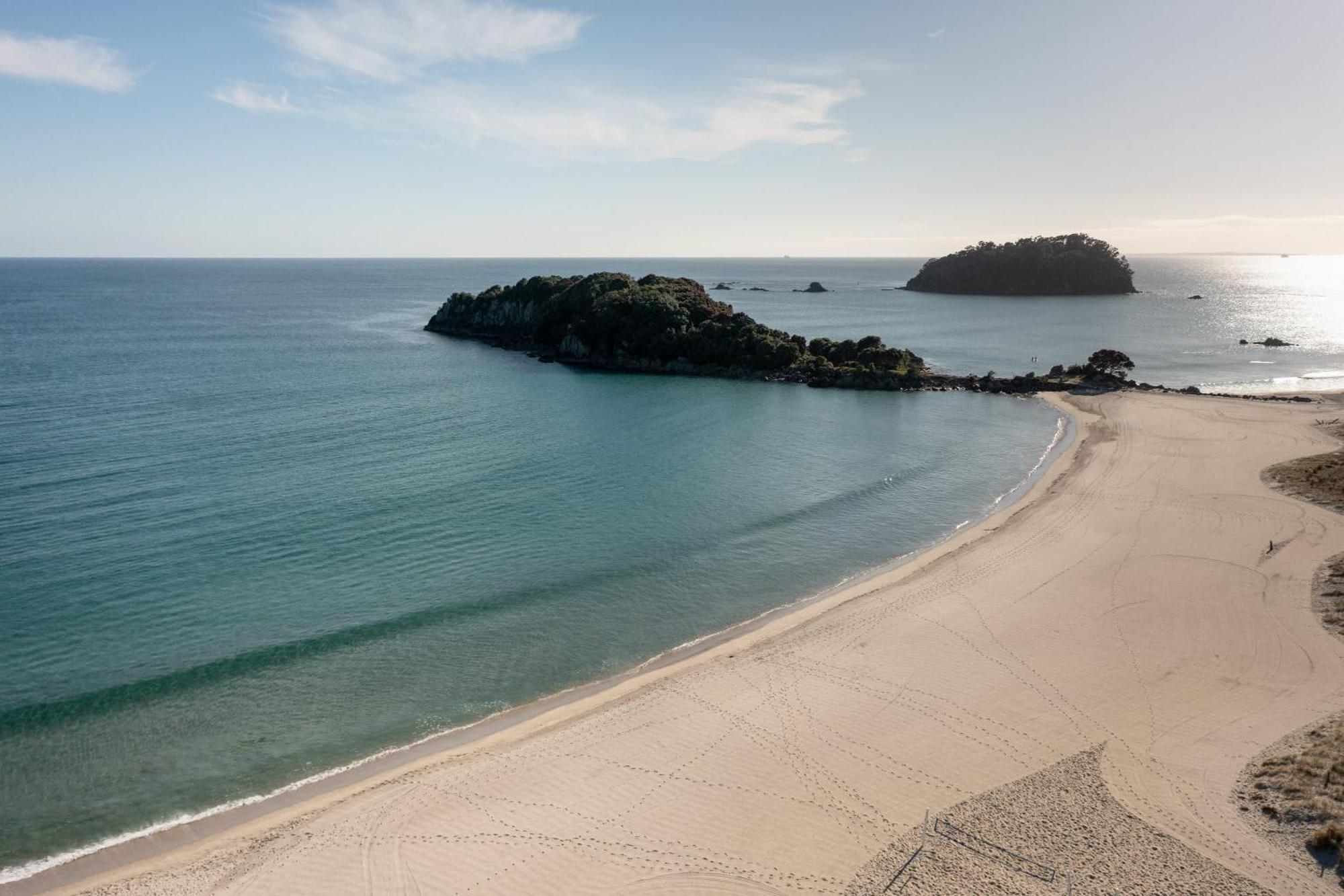 Oceanside Bliss - Absolute Beachfront - Uninterrupted Ocean Views With Pool Mount Maunganui Ngoại thất bức ảnh